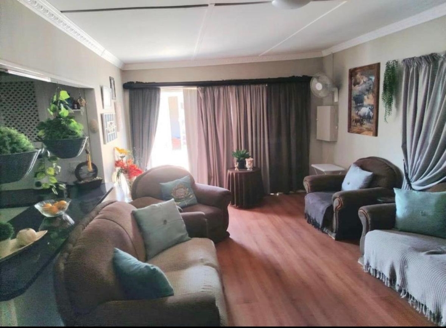 5 Bedroom Property for Sale in Retief Eastern Cape